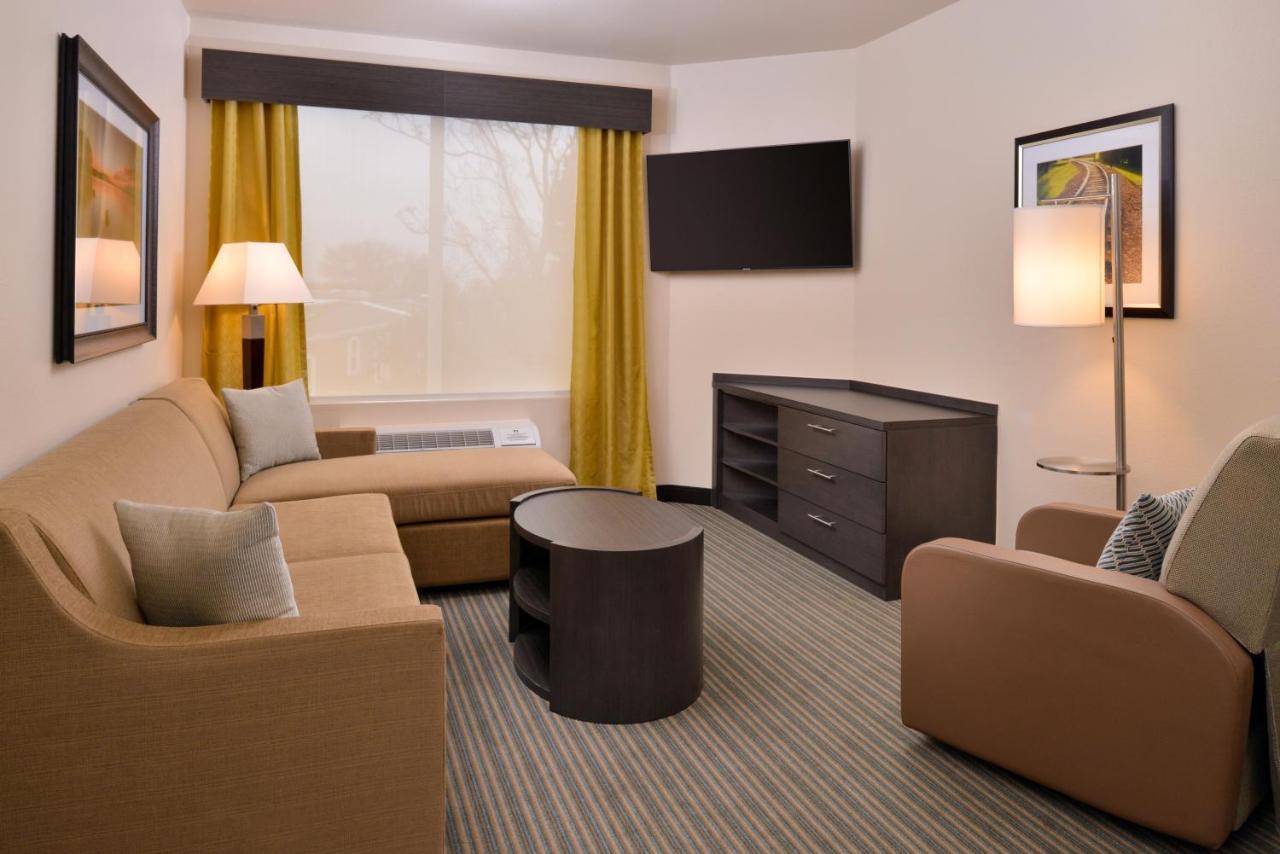 แคนเดิลวูด สวีท ออสตินแอร์พอร์ต Hotel ภายนอก รูปภาพ